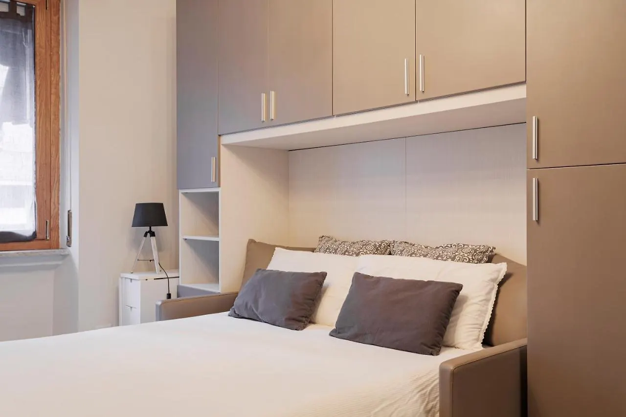The Studio - Milano Centrale Via Zuretti Apartment 0*, Milan Italy